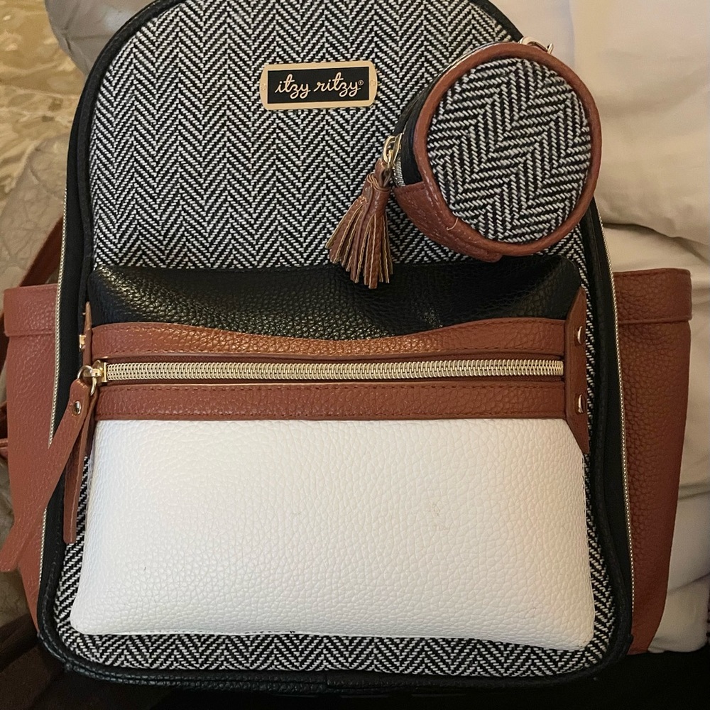 Itzy ritzy diaper bag mini & pacifier holder